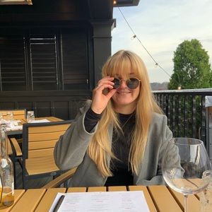 Meet your Posher, Emilie